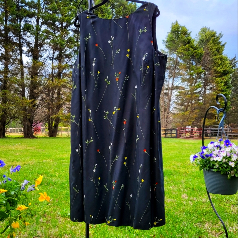 Just the thing for Spring!! August Max Woman embroideted 100% silk dress!